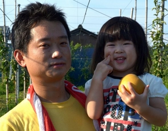 群馬 明和町の梨農家、東さん父娘