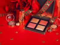  《2025年クリスマスコフレ》ロマンティックなホリデーメイクが楽しめるコスメセット3選