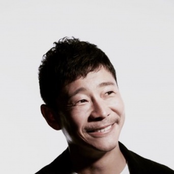 前澤友作公式ツイッターより　https://twitter.com/yousuck2020