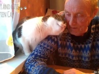 キスもハグもまだ足りないよ！猫たちの「大好き！」攻撃にメロメロとろける飼い主たち