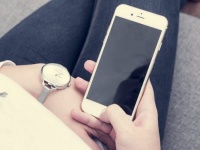 男性が「彼氏がいる女性」にLINEしてしまうワケ