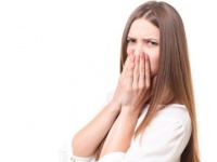 鼻腔がヤラれるぅっ！　彼に「くさい！」と思ってしまった体のニオイ4つ！