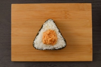 男子が食べたいのは、どっち!?　「彼女のおにりぎ」VS「母のおにぎり」