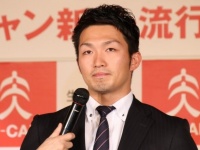 流行語大賞授賞式での鈴木誠也選手（2016年12月、J-CASTニュース撮影）