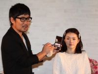こじはるのメイクも担当、河北裕介がツヤ肌メイクのコツを伝授！　コンプレックス解消のカギは○○にアリ？