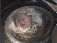 赤ちゃんが洗濯機の中で回ってる！ネットで話題となった一枚の写真、その真相は？