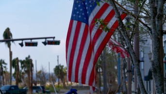 アメリカ人国旗好きすぎと批判したオーストラリア人観光客のSNS投稿が炎上