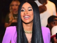 女性ラッパーCardi B、『Bodak Yellow』全米チャート1位獲得の影響で行きつけの歯科医まで大繁盛