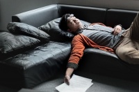 社会人の睡眠時間の平均は？忙しくても寝不足にならない効果的な睡眠の取り方まとめ