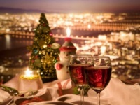 今年のクリスマスは平日！　イブにデートする？　それともゆったり週末に？