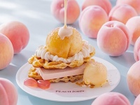 PEACH JOHNコラボスイーツ！　甘くてジューシーな「ピーチメルバクロッフル」登場