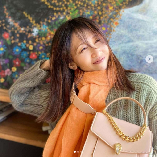 工藤静香 ブルガリのバッグ使った私服コーデに批判殺到 ヤンキーっぽさが抜けてない 1ページ目 デイリーニュースオンライン