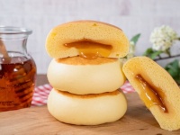 【ファミマ】大人気の森永監修「バター香るホットケーキまん」登場