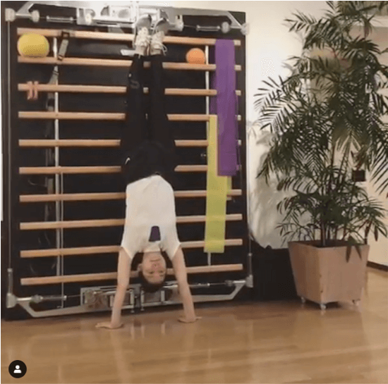 石田ゆり子 奇跡の美貌キープ の秘訣明かして大反響 子供の頃から逆立ちが大好き 1ページ目 デイリーニュースオンライン 石田ゆり子 奇跡の美貌キープ の秘訣明かして大反響 子供の頃から逆立ちが大好き 1ページ目 デイリーニュースオンライン