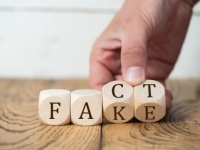 人間の脳は自分が信じている考えを正当化するためにデータを歪めて記憶する（米研究）