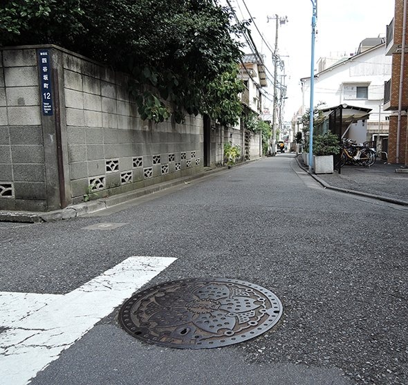 town20150811yotsuyasakamachi14.jpg