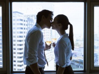 役職者は要注意！？「社内不倫」に走る男に見られる共通点4つ