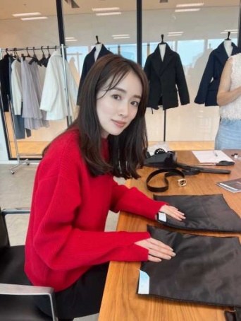 Instagram:泉里香(@rika_izumi_)より