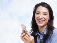 意外な結果!?　女性は職場の人とSNSでつながってる？　「YES！」⇒●％