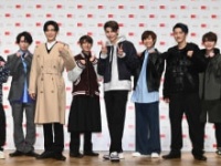 Snow Man・佐久間大介、宮舘涼太、目黒蓮、向井康二、ラウール、阿部亮平、岩本照、深澤辰哉、渡辺翔太(c)第72回NHK紅白歌合戦