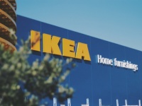 「IKEA店内でのかくれんぼ」がSNSに告知された結果、3千人の参加希望者が。これはヤバイと地元警察が駆り出される（スコットランド）
