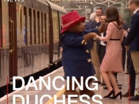 くまのパディントンと一緒に踊るキャサリン妃【映像】