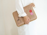 PCもA4書類もおまかせ。「クロッキーブック」マルチケース登場