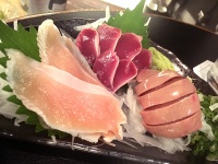 『鶏刺身盛り合わせ』食べた11人発症　「カンピロバクター」集団食中毒　店を営業停止処分に…