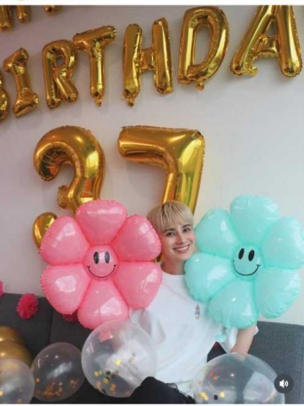 Instagram:ホラン千秋 official(@chiakihoran_official)より