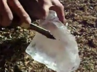 生き残れ！サバイバル術　「氷から火をおこす方法」