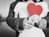 なぜ言わない!?　結婚していることを「隠す」男性の実態とは？