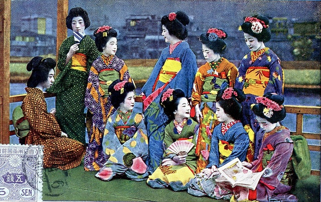Geiko and Maiko Girls 1920