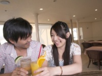 好きでもムリ!?　付き合ってない男性とのデートで「回し飲み」はできる？