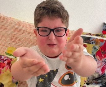 嫌がらせでアカウント剥奪された少年の涙の訴え。そこからSNSの良さが引き出される結果に