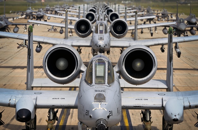 多数の A 10 攻撃機と F 16 戦闘機が参加 在韓米軍の壮観な エレファント ウォーク 1ページ目 デイリーニュースオンライン