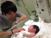 女として見られなくなる？　夫が「立会い出産」に戸惑う理由