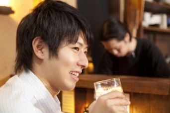 これだけは守ろう！　男性が飲み会で気をつけているマナー10