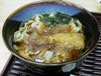 きしめん（小太刀さん撮影、Wikimedia Commons