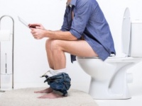 立ったまましないでっ！　彼氏にやめてほしいトイレの癖4つ