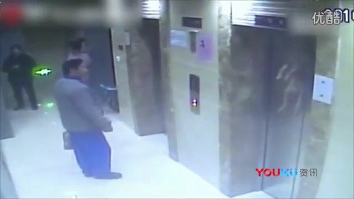 エレベーターに首吊り