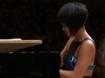 激ムズの曲を…   超過激な衣装で演奏するピアニストが話題に！