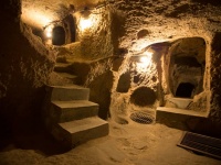 デリンクユ・カイマクル・ナウルス、驚くべき古代の地下都市