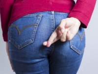 彼女の「許せるオナラ」と「許せないオナラ」のちがい4つ
