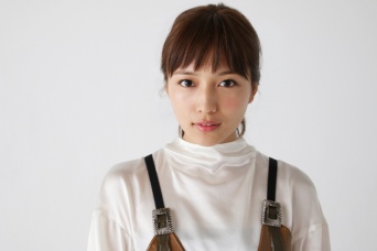 主演映画『にがくてあまい』でバリキャリ女子を好演した川口春奈、同世代の役を演じる上で大切にしている事とは？　「その時に沸き上がってくる気持ちを大事にしたい」