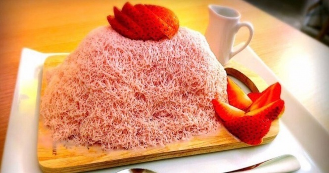 今年の夏は「糸かき氷」がアツい！？　「フルーツ飴専門店」ならではの特製シロップがおいしそう