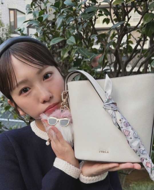 Instagram:川栄李奈(@rina_kawaei.official)より