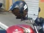 バイクを停めていたバイカーが、愛車の元に戻ると…