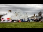 Ｆ１と人間のパワー勝負！　スクラム対決したらどちらが勝つのか！？