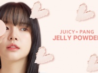 高密着ジェリーが肌の上でサラサラパウダーに変化。新しいフェイスパウダーが登場！