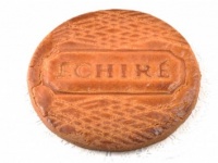 【丸の内土産】砕いて食べて盛り上がる！　バターが香る大きな焼き菓子「ブロワイエ・デュ・ポワトゥー」